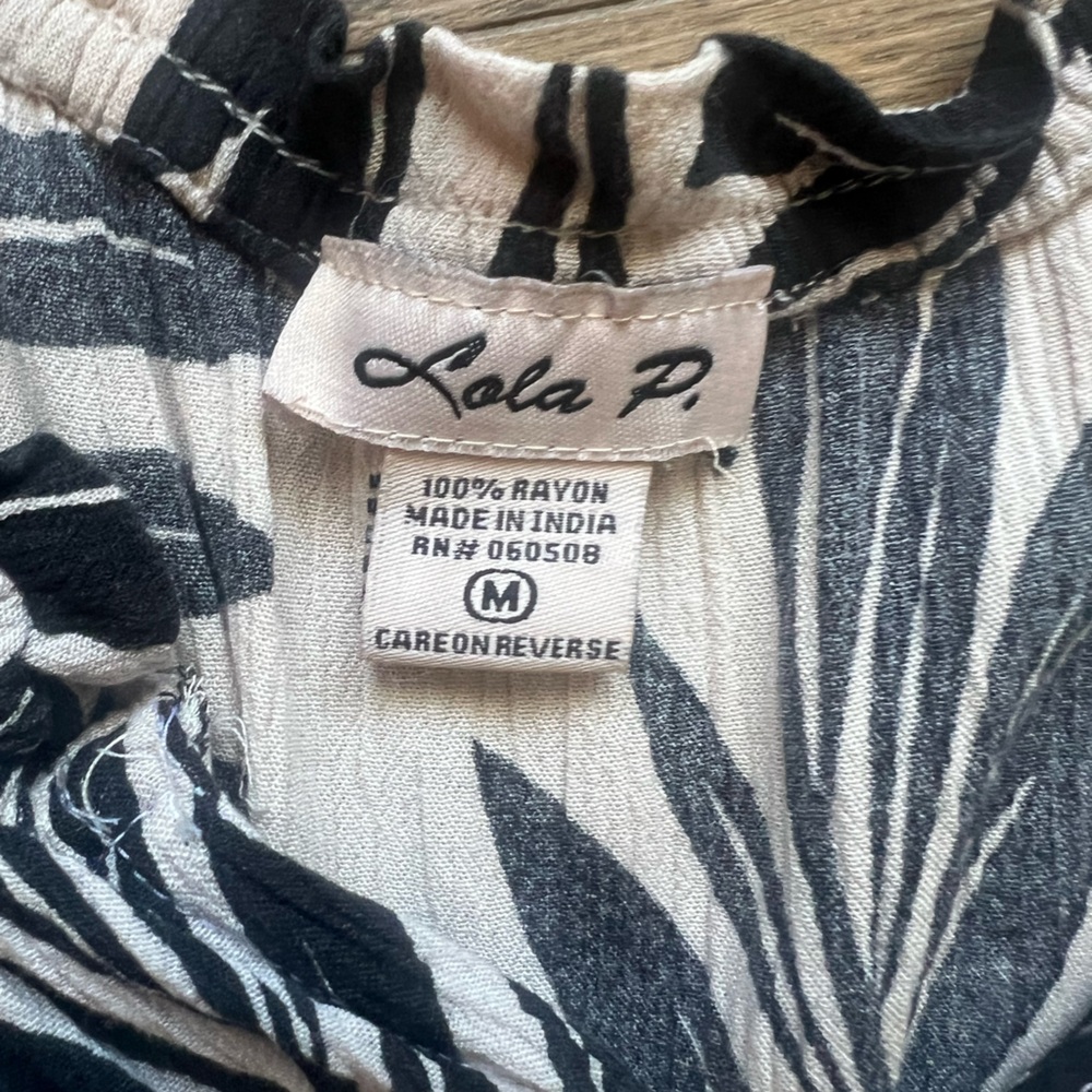 lola Black and White Leaf-Print Mini Dress - Picture 3 of 3